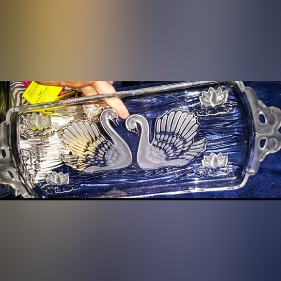 Etched Swan Platter - Picture 3 of 3